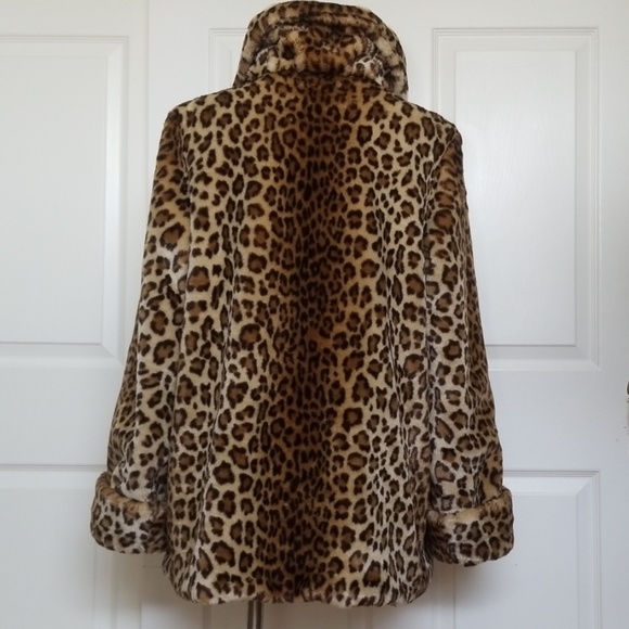 🐆NWOT Dennis Basso Reversable Faux Fur Jacket - Picture 3 of 8